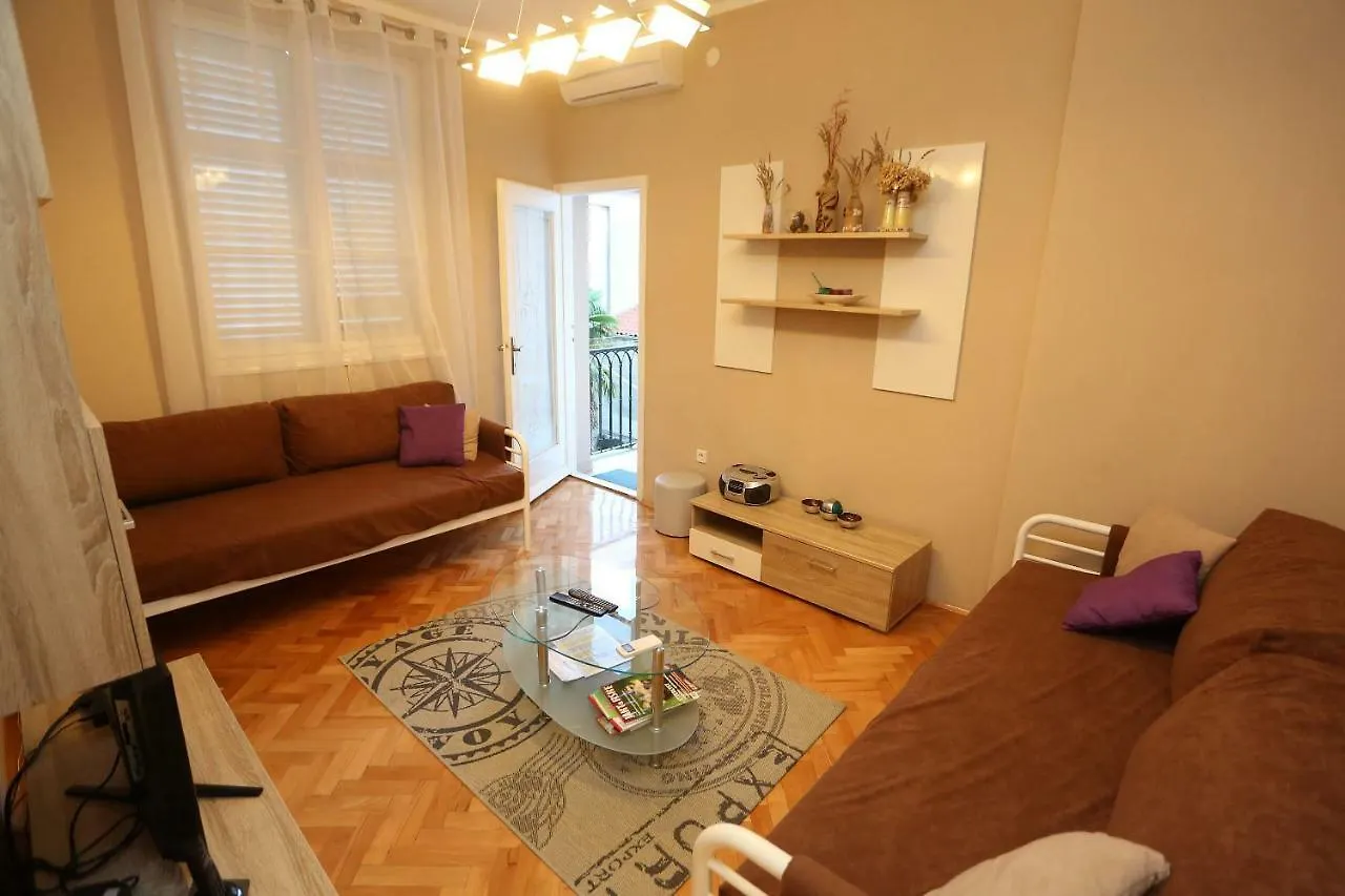 Viola Apartment Zara
