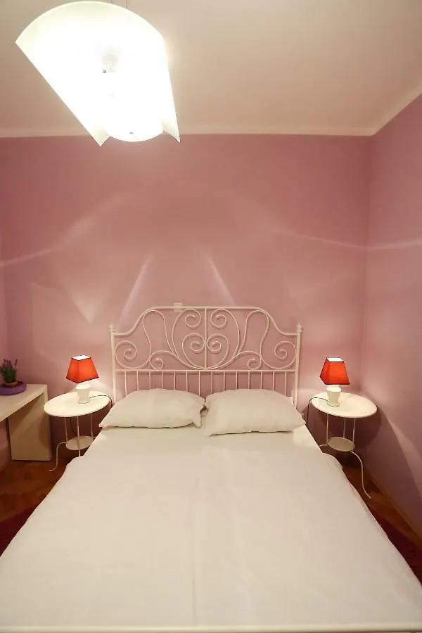 Viola Apartment Zara