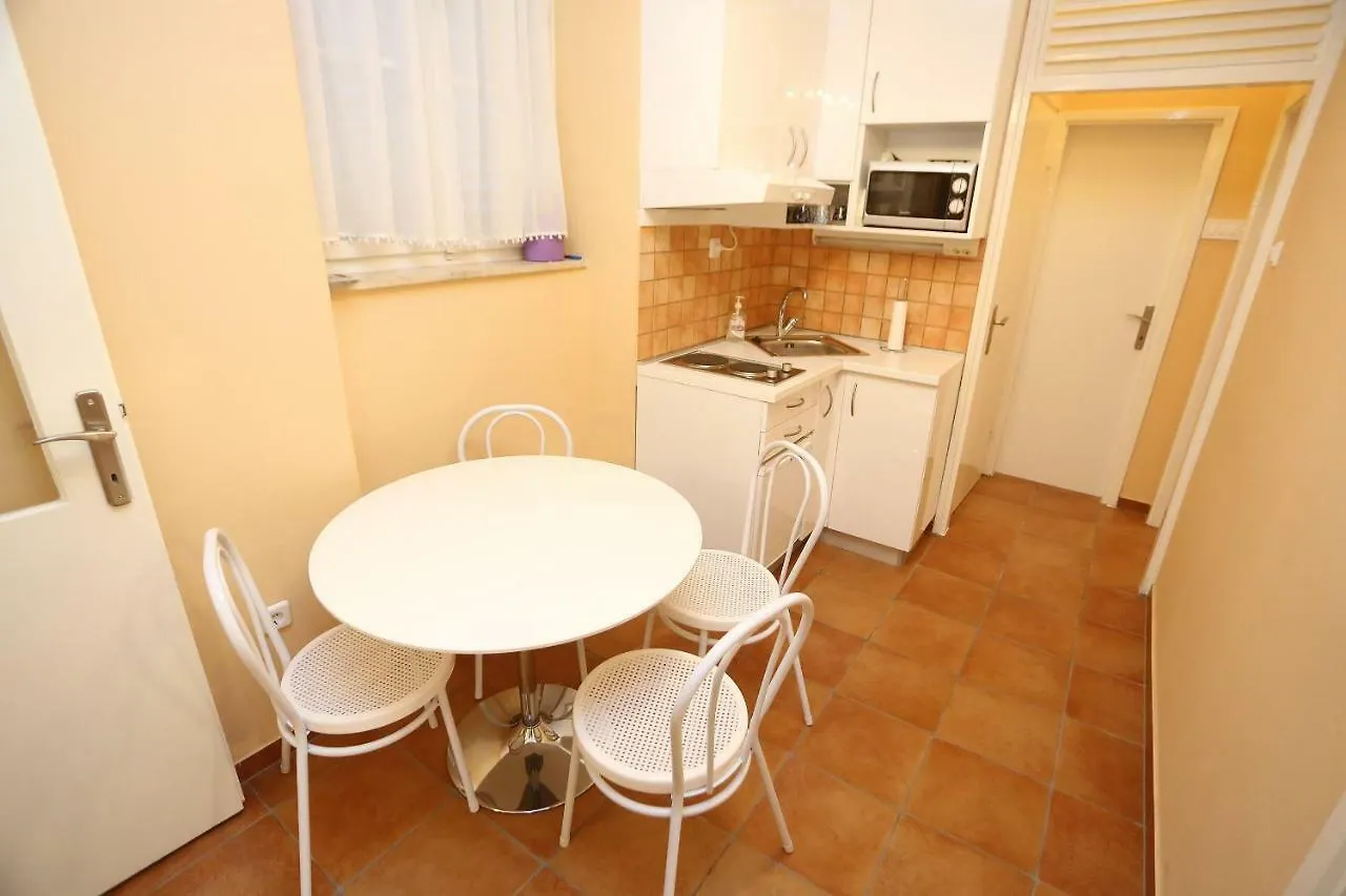 Viola Apartment Zara