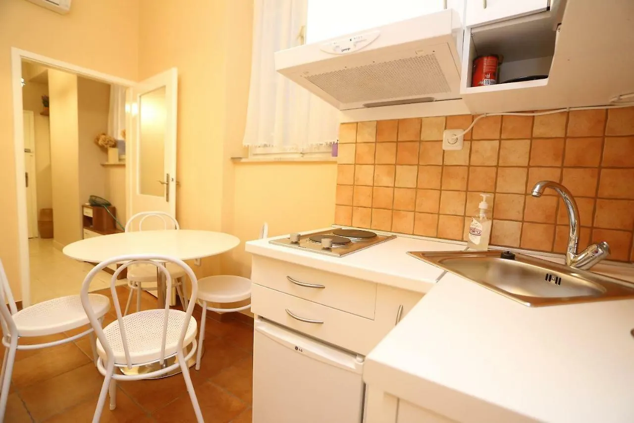 Viola Apartment Zara